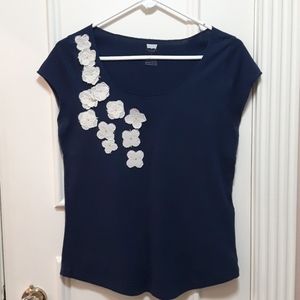 🛍️ Levi's t-shirt with floral appliques